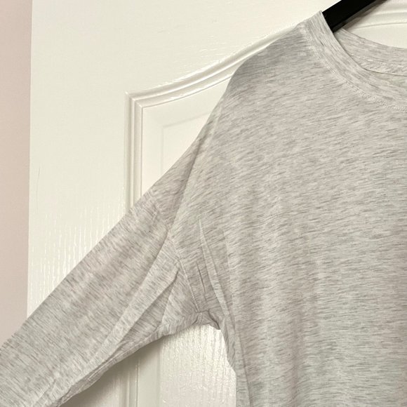 NWOT Victoria's Secret Long Sleeve Lounge Tee in Light Grey Size S - Picture 3 of 5